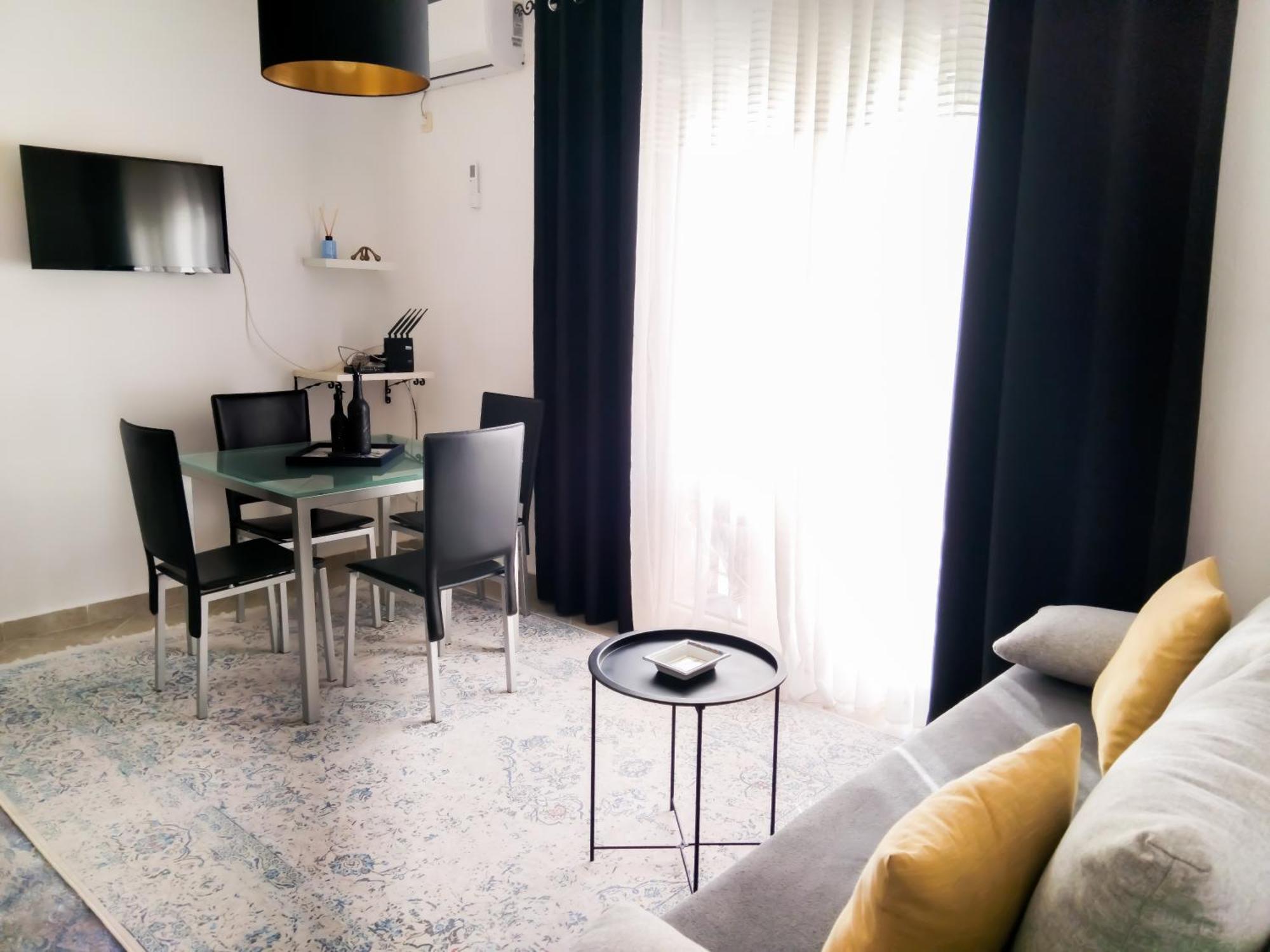 Bayview Apartment *