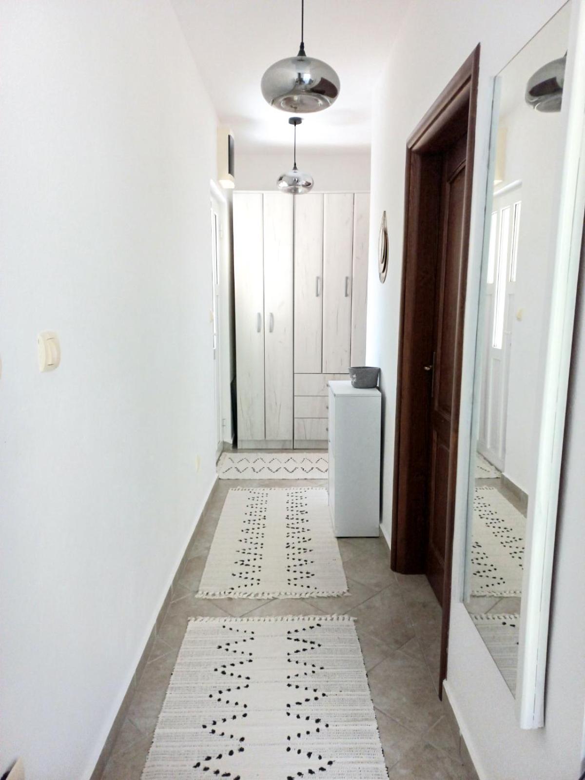 Bayview Apartment *