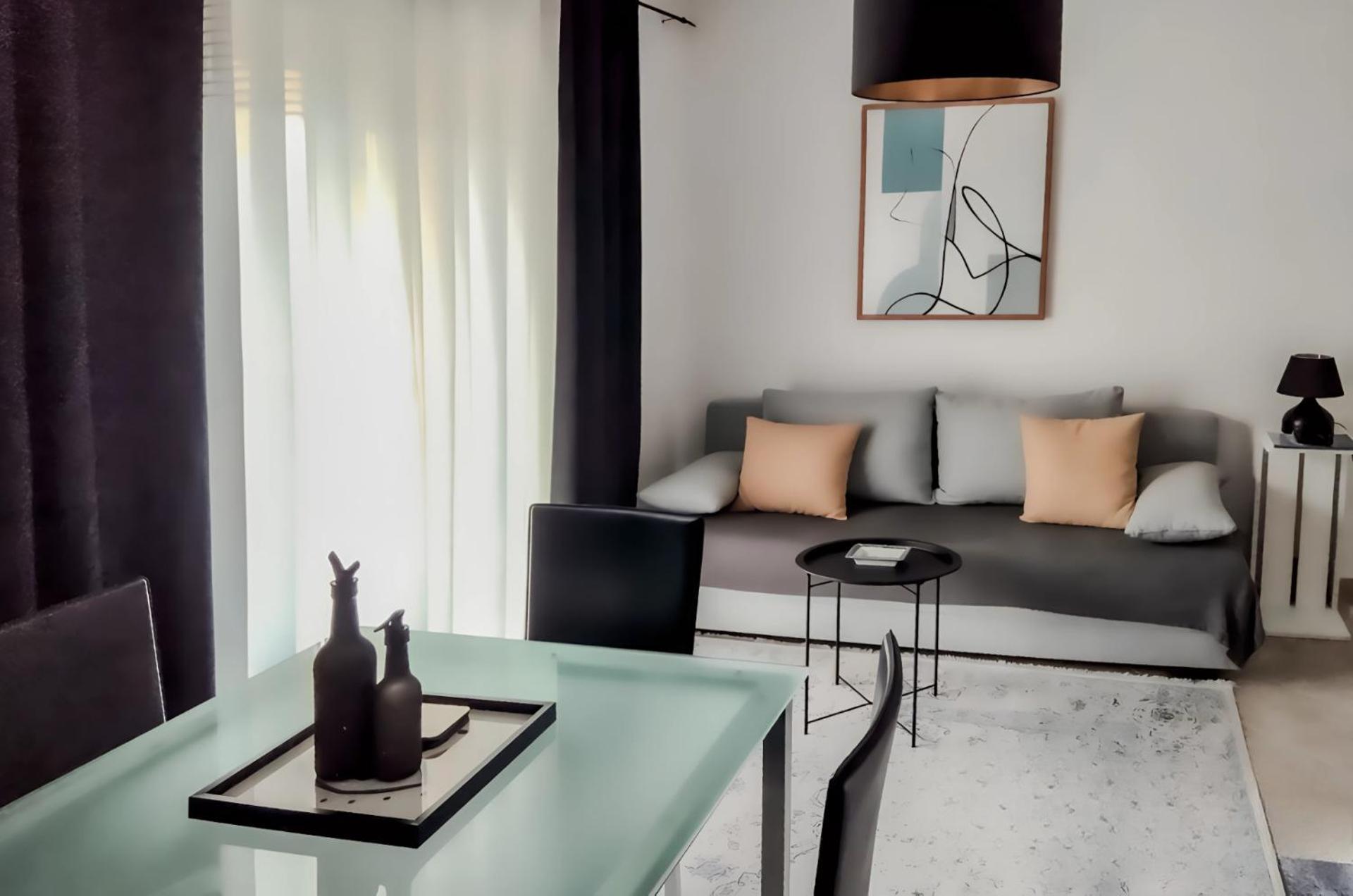 Bayview Apartment *